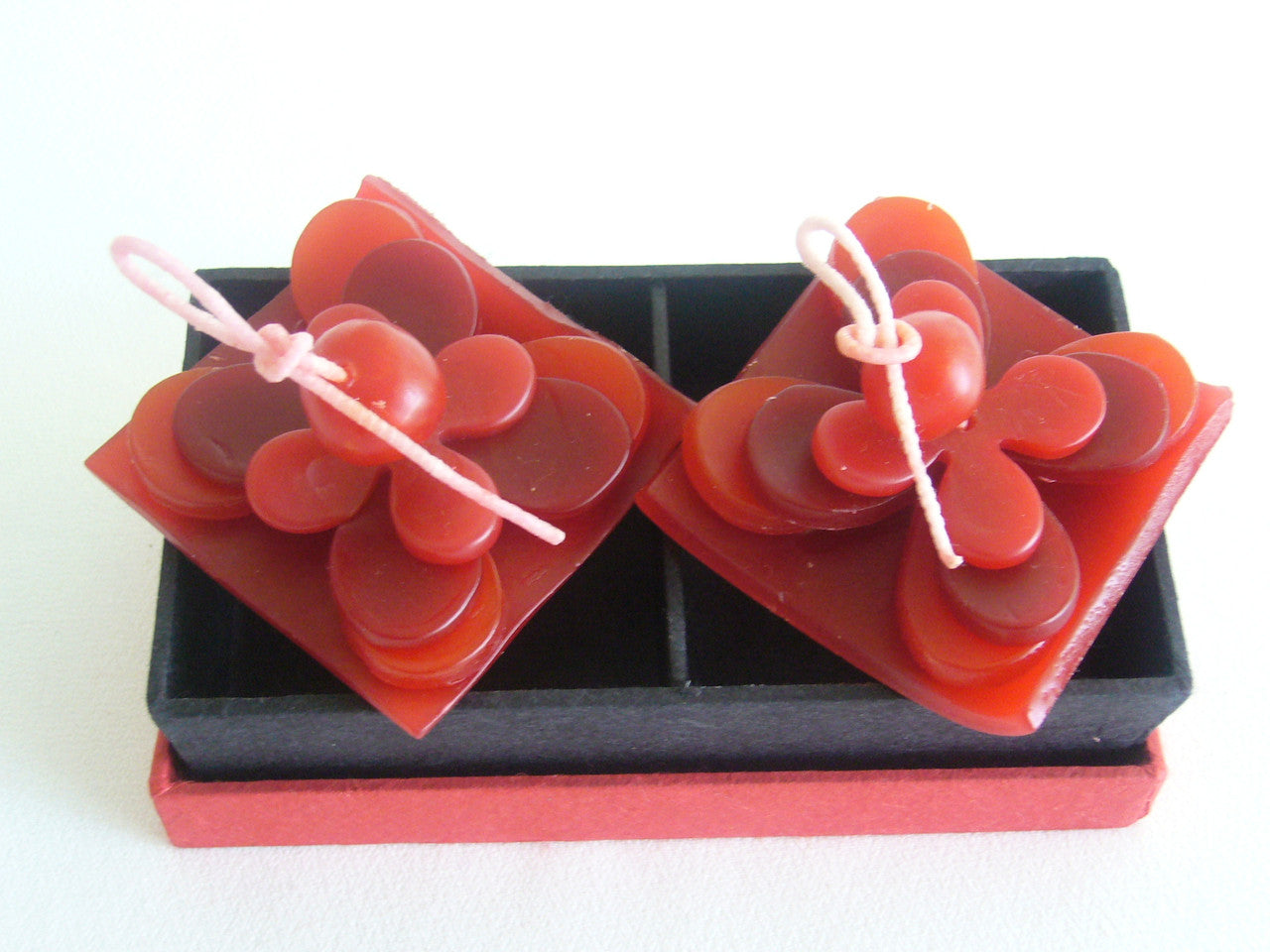 2 Red Lotus Floating Candles in Red Black Gift Box Set Birthday Xmas Valentine Mothers Day Gift Present