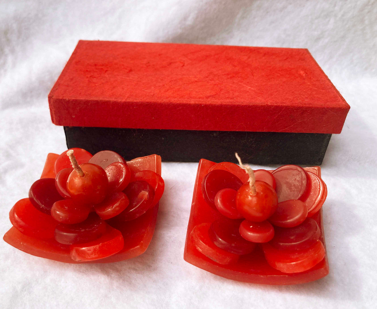 2 Red Lotus Floating Candles in Red Black Gift Box Set Birthday Xmas Valentine Mothers Day Gift Present